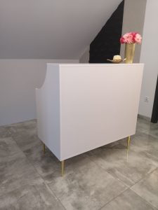 recepcja glamour, recepcja kosmetyczna, biała recepcja kosmetyczna