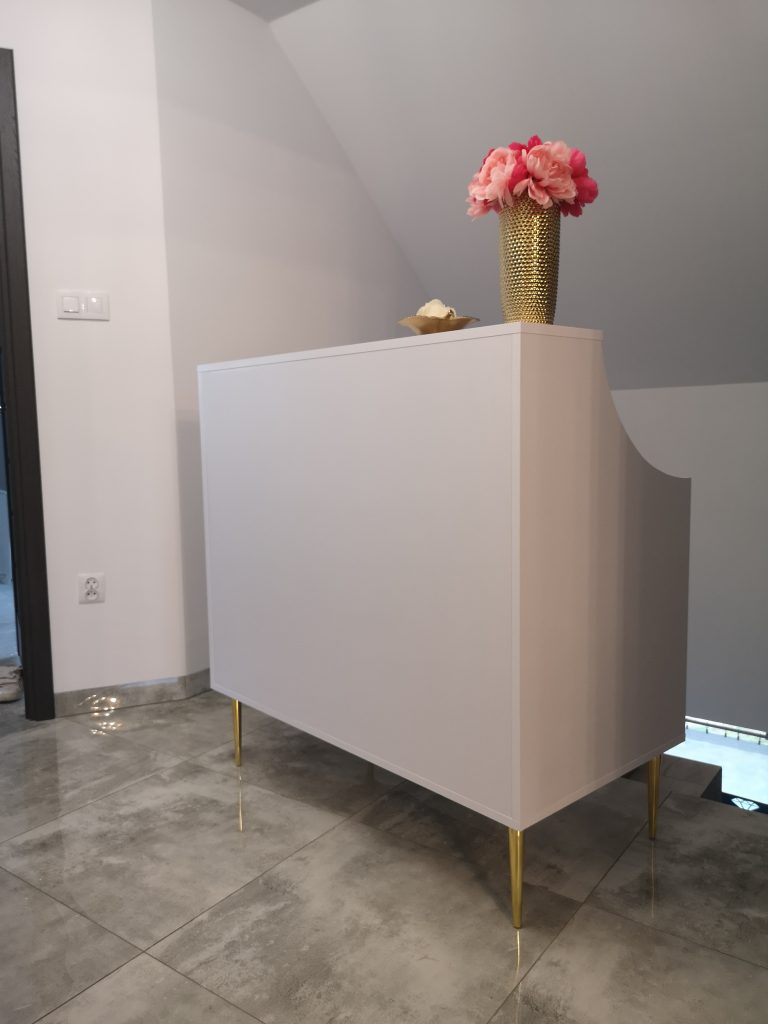 recepcja-biała, recepcja-glamour, lada-recepcyjna