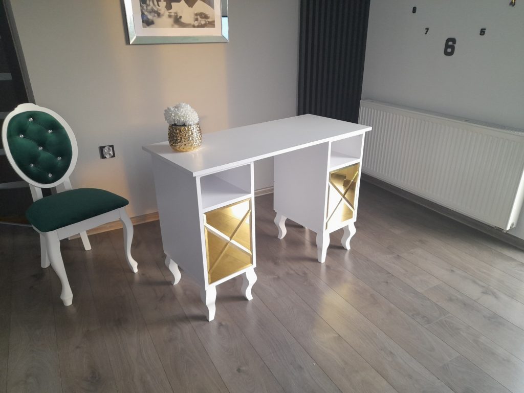 biurko do manicure, stolik kosmetyczny, stół kosmetyczny
