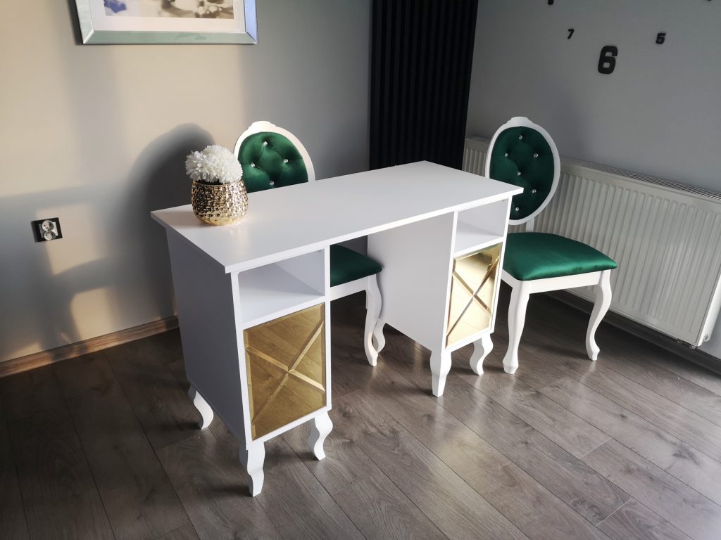 biurko do manicure, stolik kosmetyczny, stół kosmetyczny, biurko kosmetyczne