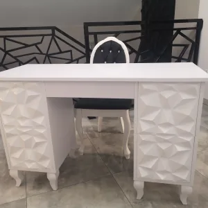białe biurko kosmetyczne, biurko do manicure, biurko do stylizacji paznokci
