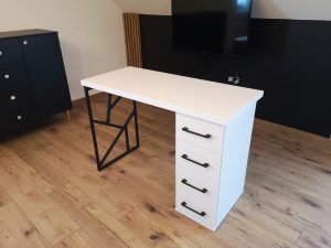 Biurko do manicure, stół kosmetyczny, biurko do paznokci