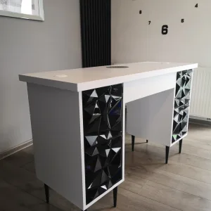 białe biurko kosmetyczne, biurko do manicure, biurko do stylizacji paznokci