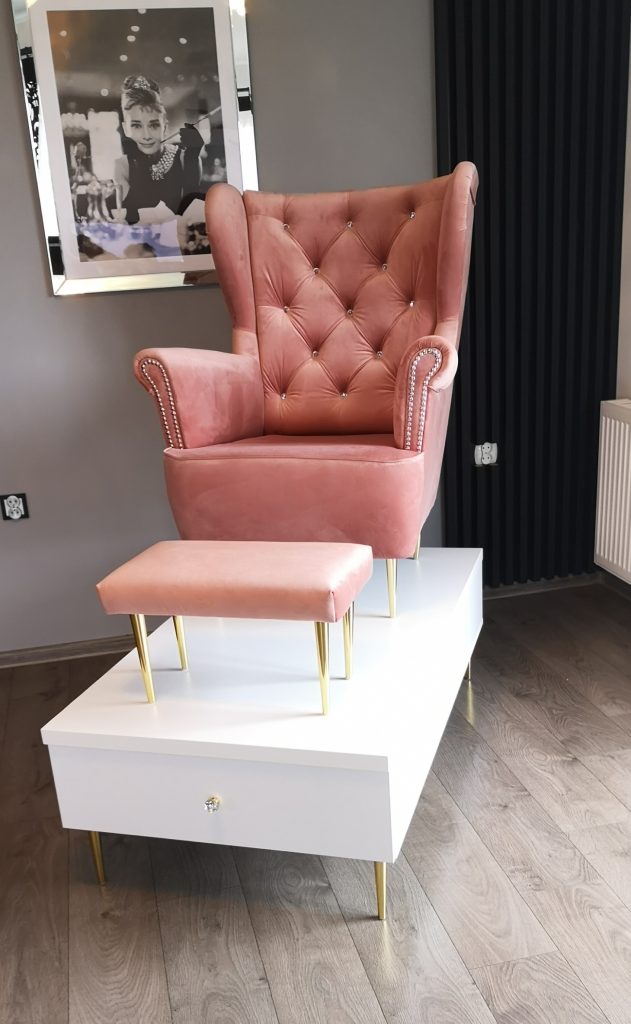 Podest do pedicure, zestaw do pedicure, stanowisko do pedicure, fotel kosmetyczny, fotel do pedicure.