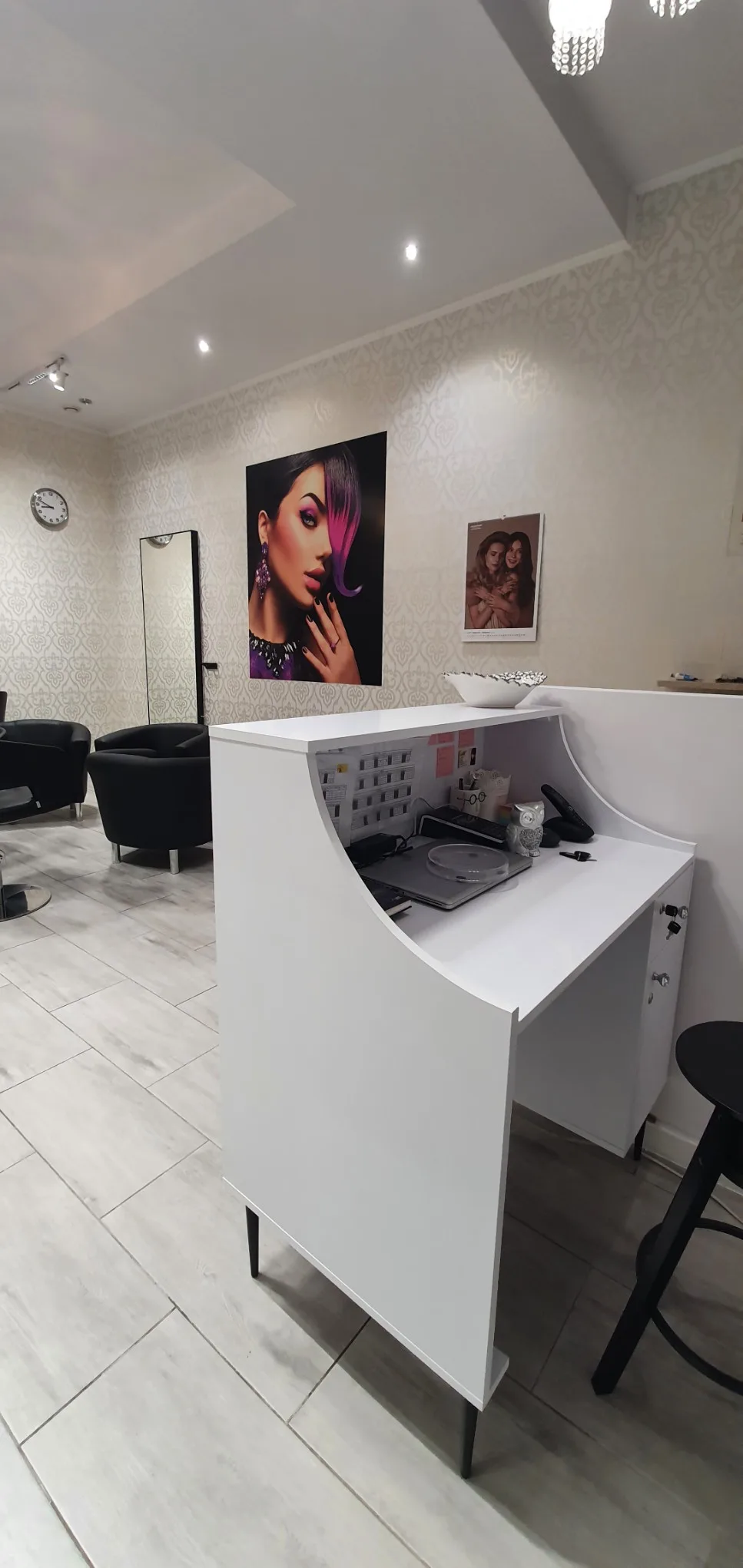 Recepcja fryzjerska, recepcja kosmetyczna, lada fryzjerska
