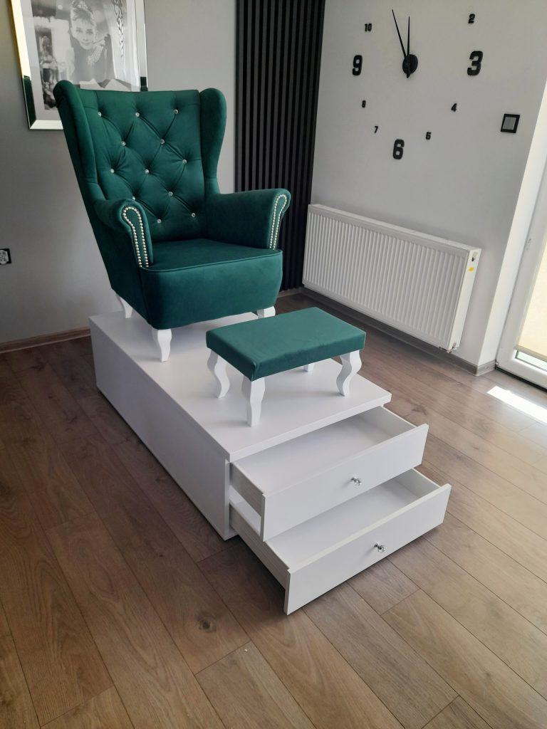 Podest do pedicure, zestaw do pedicure, stanowisko do pedicure, fotel kosmetyczny