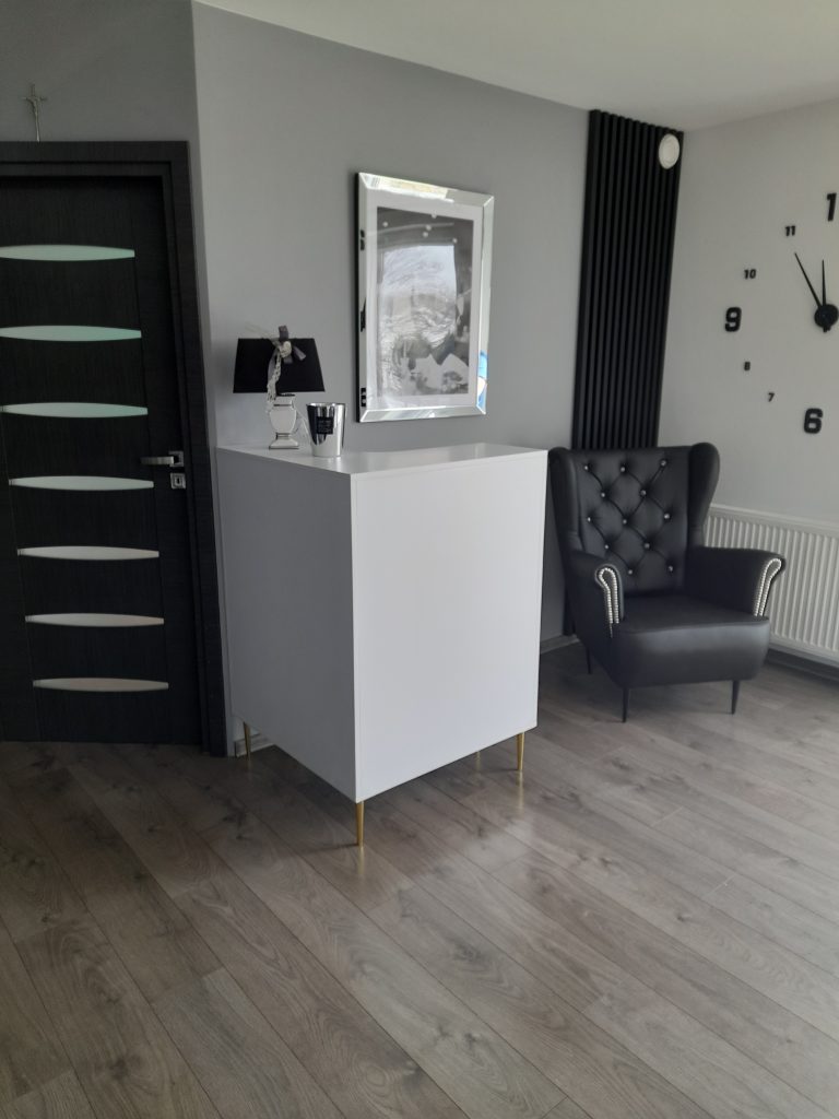 recepcja narożna, lada recepcyjna narożna