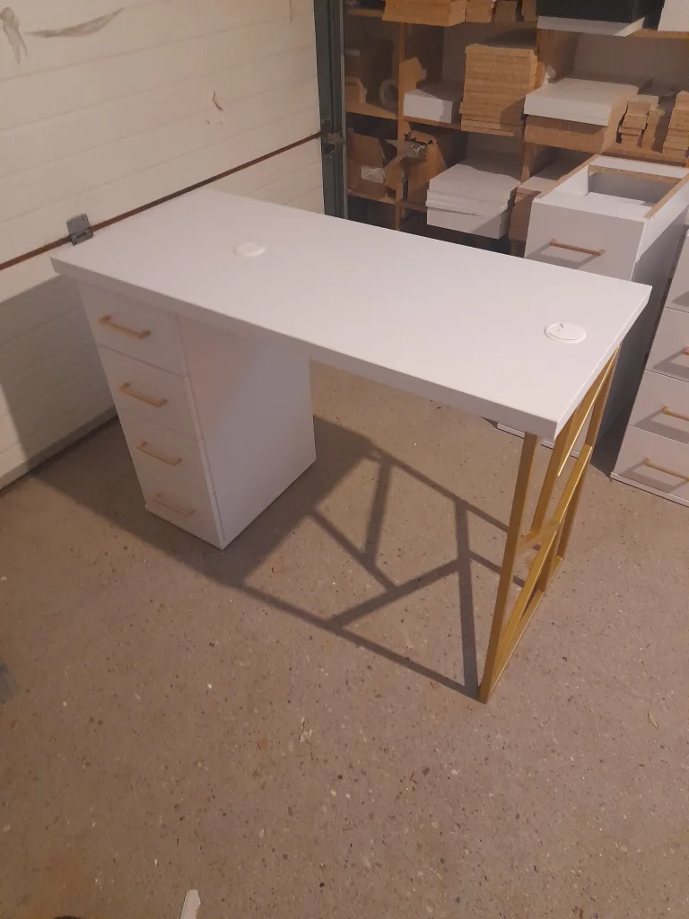 Biurko kosmetyczne, stół kosmetyczny, biurko do manicure z pochłaniaczem pyłu, biurko kosmetyczne afinia, biruko do manicure glamour