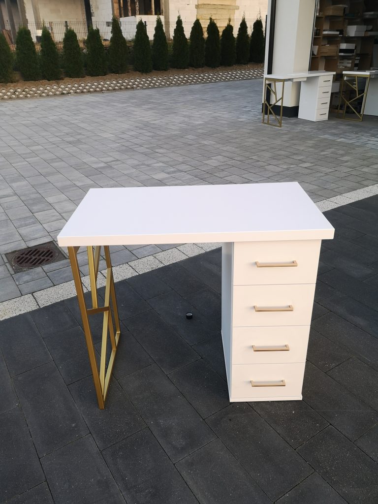 małe biurko kosmetyczne, mini biurko kosmetyczne