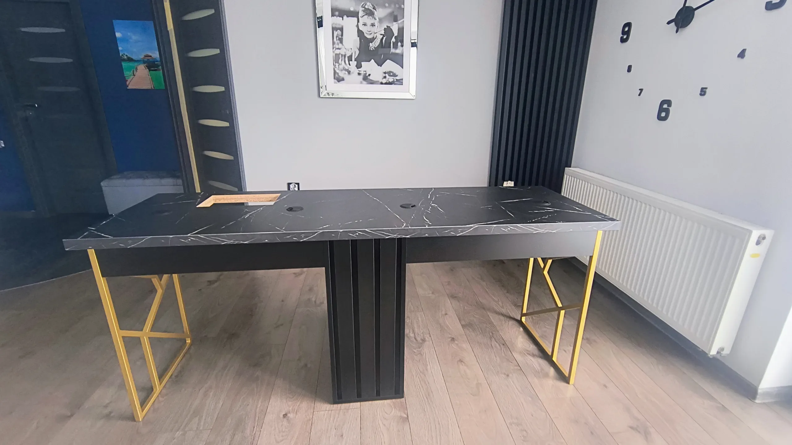 Biurko kosmetyczne, stół kosmetyczny, biurko do manicure z pochłaniaczem pyłu, biurko kosmetyczne afinia, biruko do manicure glamour