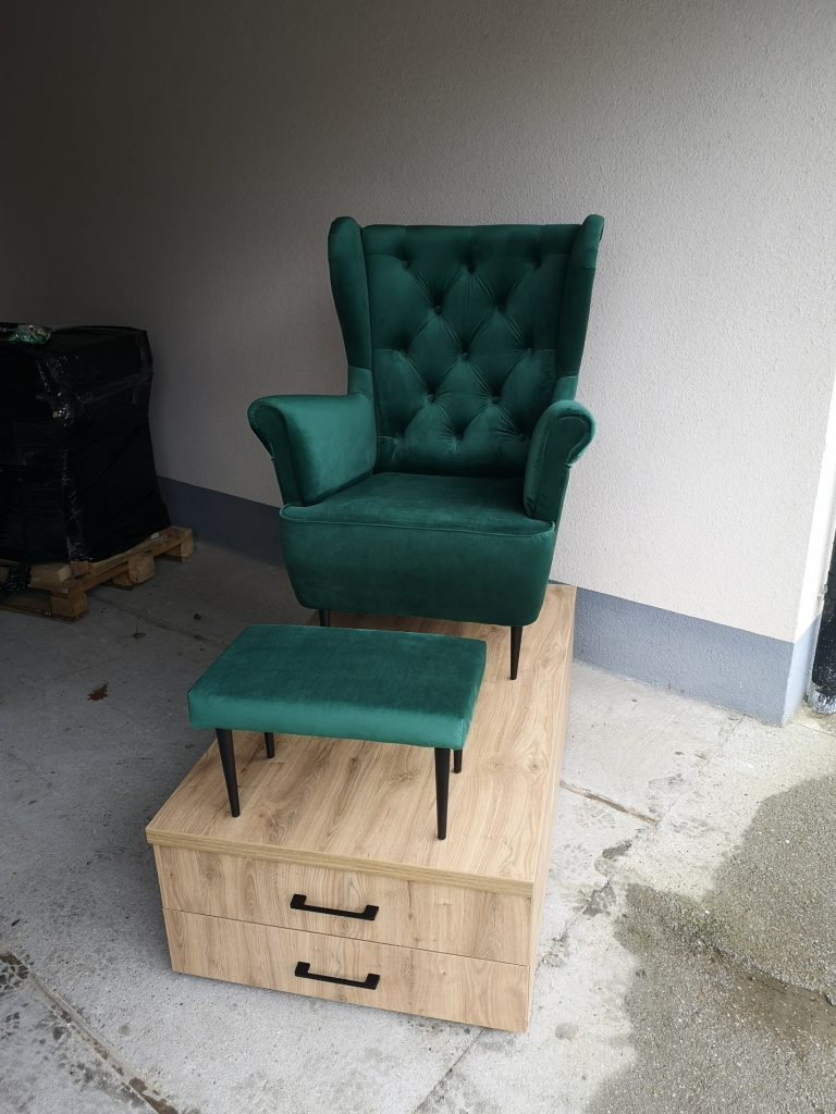 Podest do pedicure wraz z podnóżkiem i fotelem,  Podest do pedicure, zestaw do pedicure, stanowisko do pedicure, fotel kosmetyczny, fotel do pedicure.