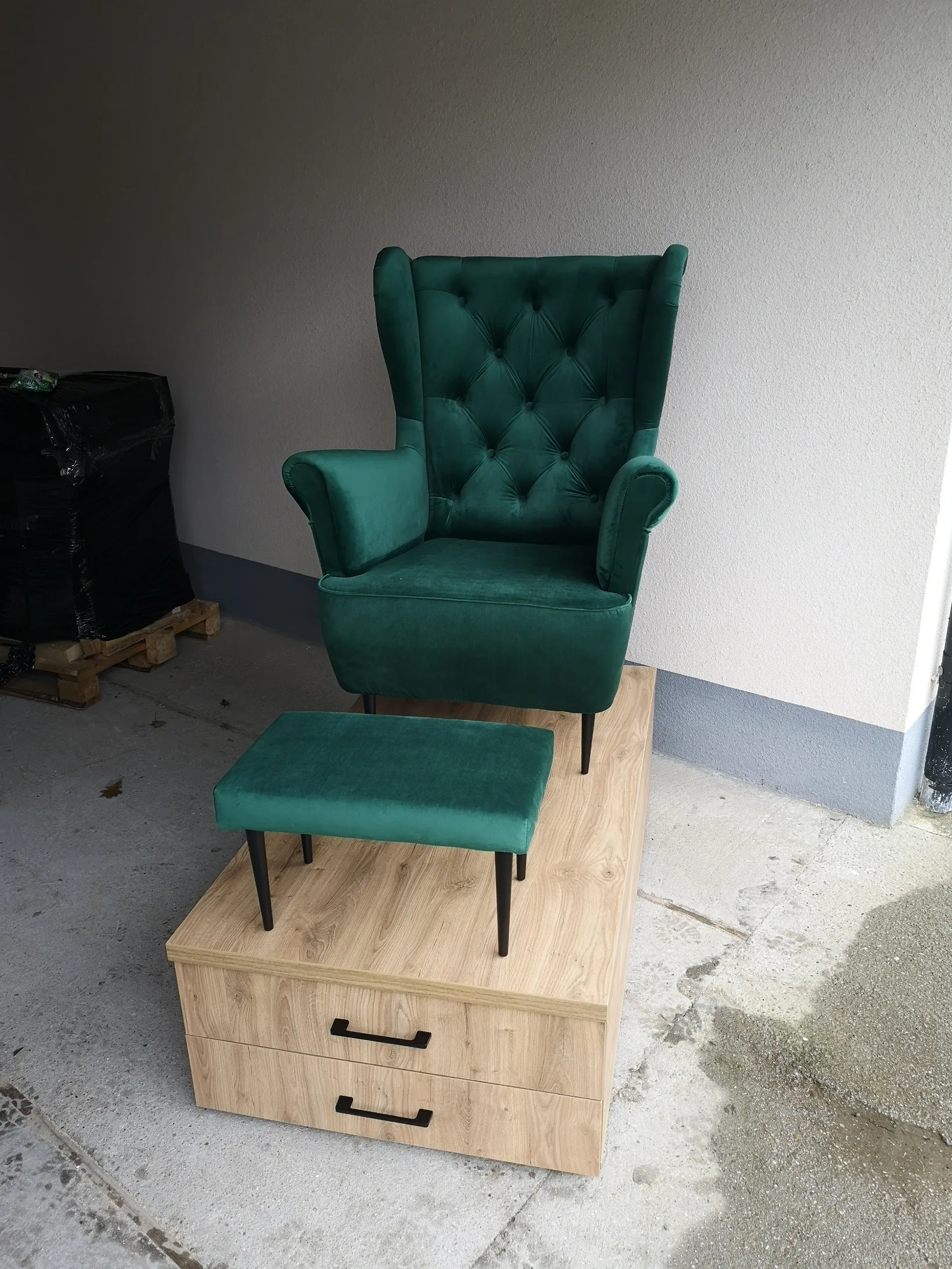 Podest do pedicure wraz z podnóżkiem i fotelem (kolor obicia 2201)