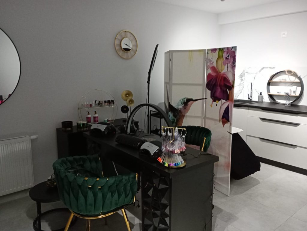 Biurko kosmetyczne, stół kosmetyczny, biurko do manicure z pochłaniaczem pyłu, biurko kosmetyczne afinia, biruko do manicure glamour