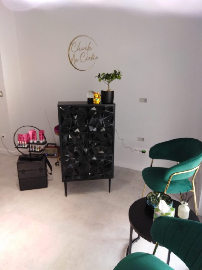 Biurko kosmetyczne, stół kosmetyczny, biurko do manicure z pochłaniaczem pyłu, biurko kosmetyczne afinia, biruko do manicure glamour