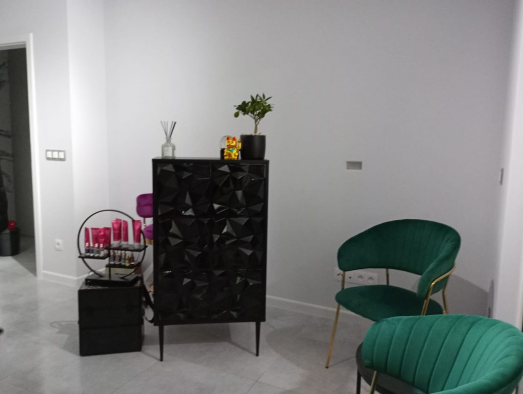 Biurko kosmetyczne, stół kosmetyczny, biurko do manicure z pochłaniaczem pyłu, biurko kosmetyczne afinia, biruko do manicure glamour