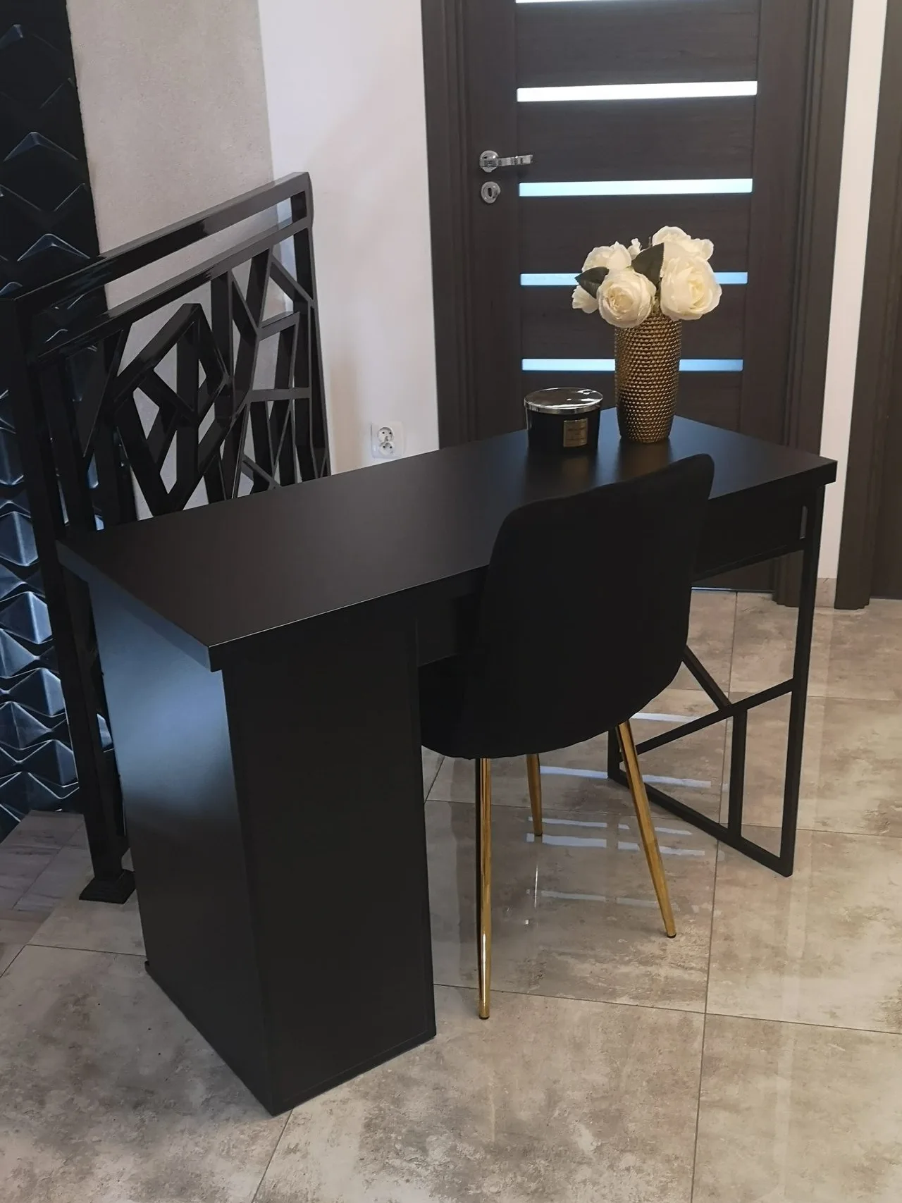 Biurko kosmetyczne, stół kosmetyczny, biurko do manicure z pochłaniaczem pyłu, biurko kosmetyczne afinia, biruko do manicure glamour