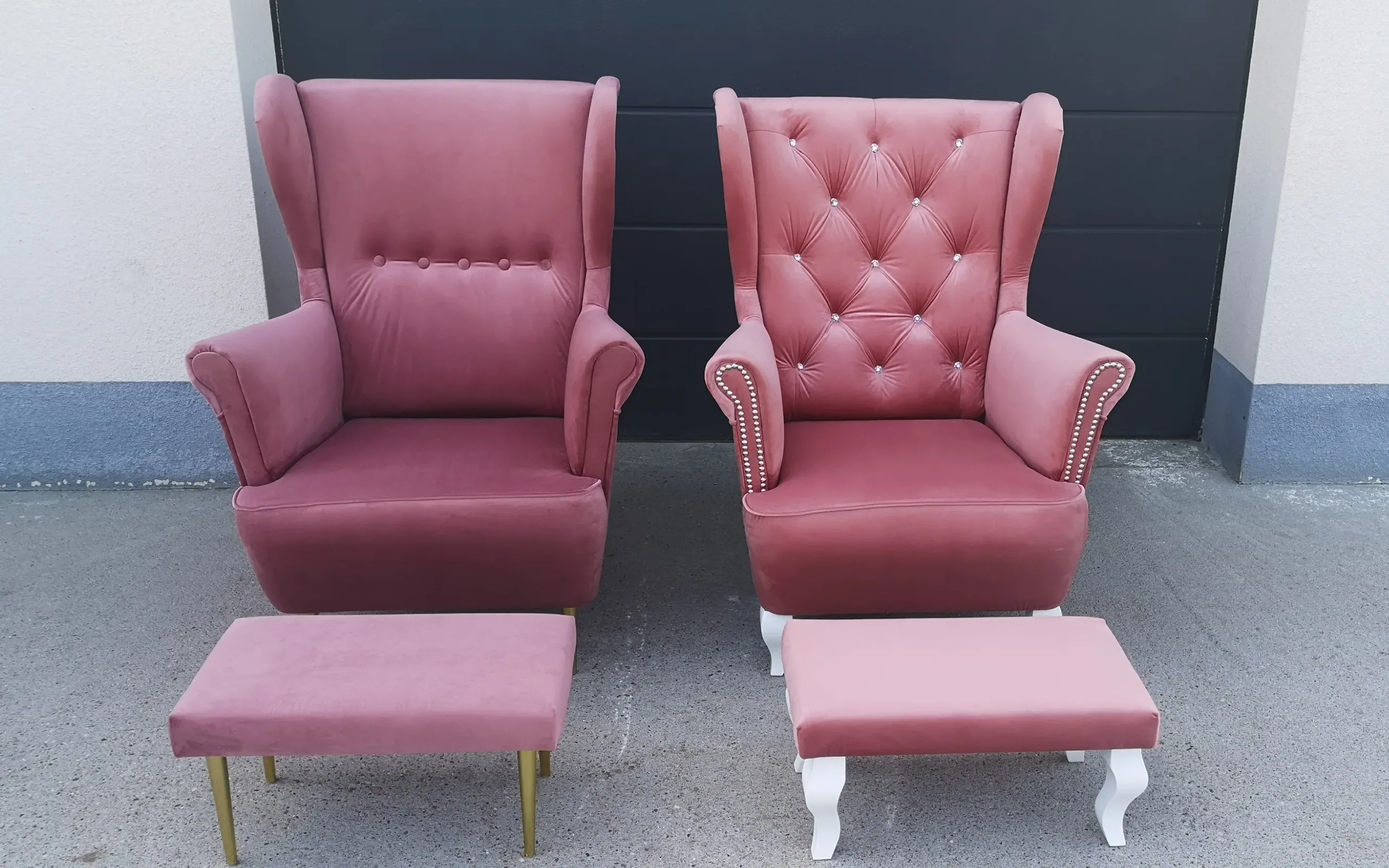 Stanowisko do pedicure z wałkiem jako podnóżek. Podest do pedicure, fotel kosmetyczny.