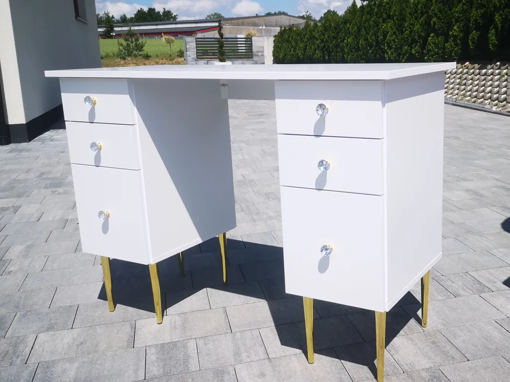 biurko-kosmetyczne, biurko do manicure, białe biurko kosmetyczne