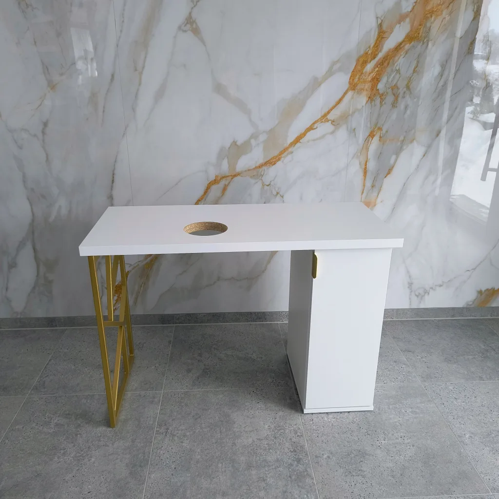 białe biurko kosmetyczne, biurko do manicure