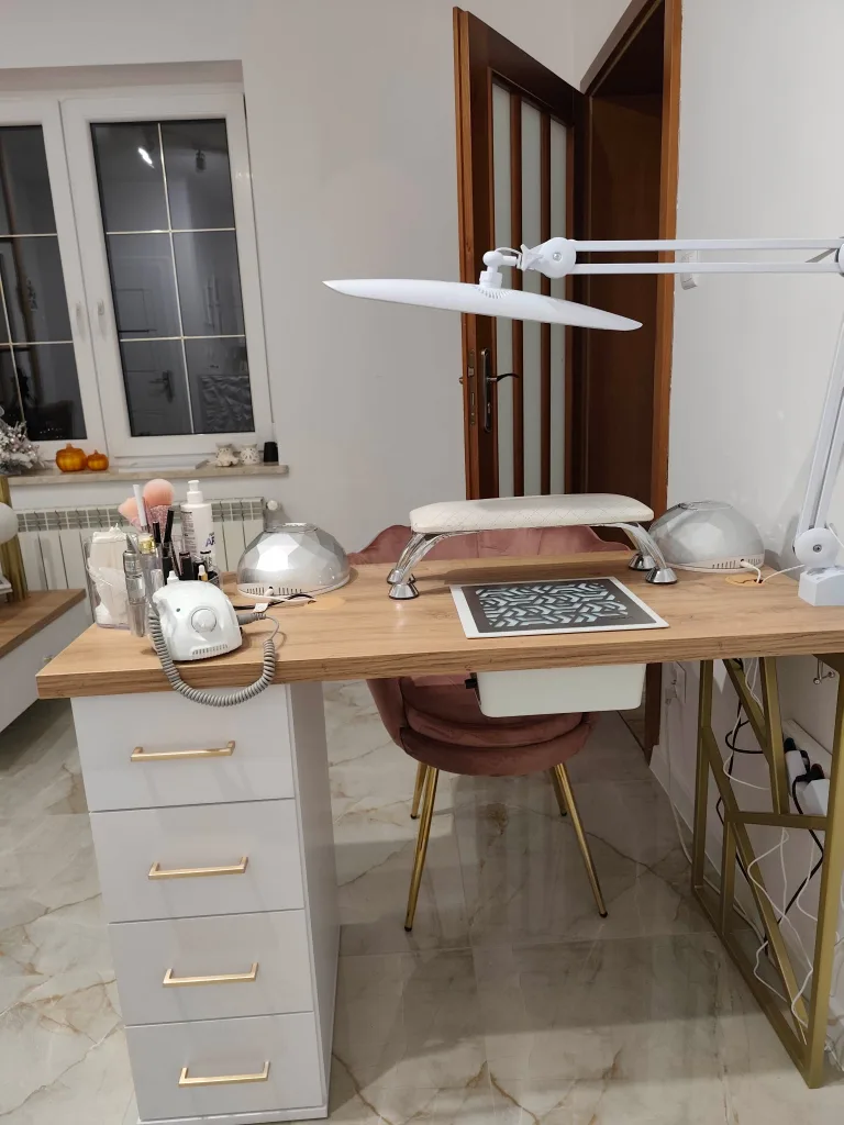 biurko kosmetyczne z pochłaniaczem, biurko do paznokci, biurko do manicure