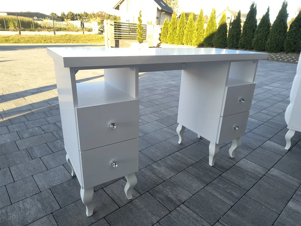 biurko kosmetyczne, biurko do manicure, stolik kosmetyczny, biurko do paznokci, biurko do stylizacji paznokci