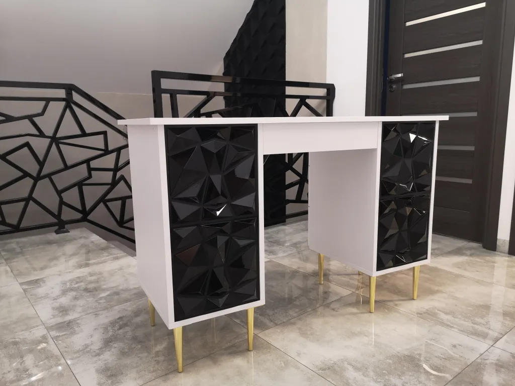 białe biurko kosmetyczne, biurko do manicure, biurko do stylizacji paznokci