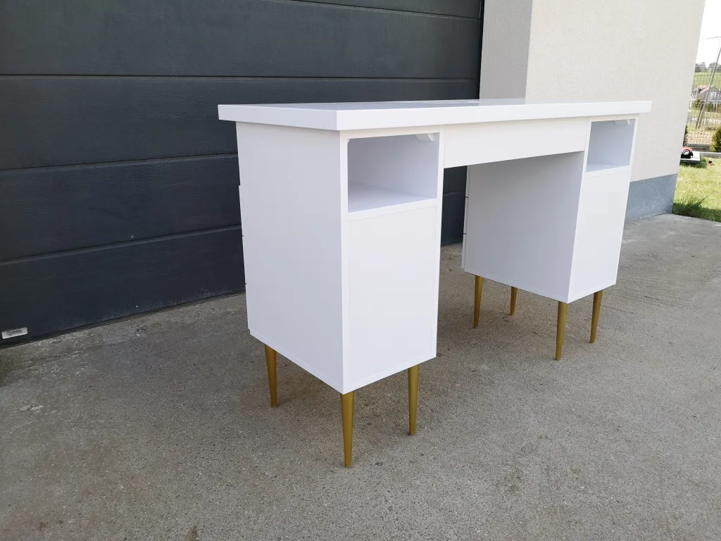 biurko-kosmetyczne, biurko do manicure, białe biurko kosmetyczne