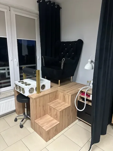 podest do pedicure, stanowisko do pedicure, podest pod fotel, fotel kosmetyczny, podest wysoki z wnęką.