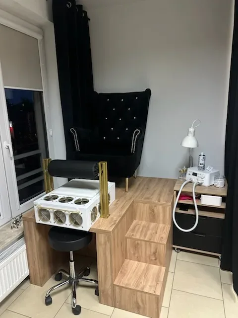 podest do pedicure, stanowisko do pedicure, podest pod fotel, fotel kosmetyczny, podest wysoki z wnęką.