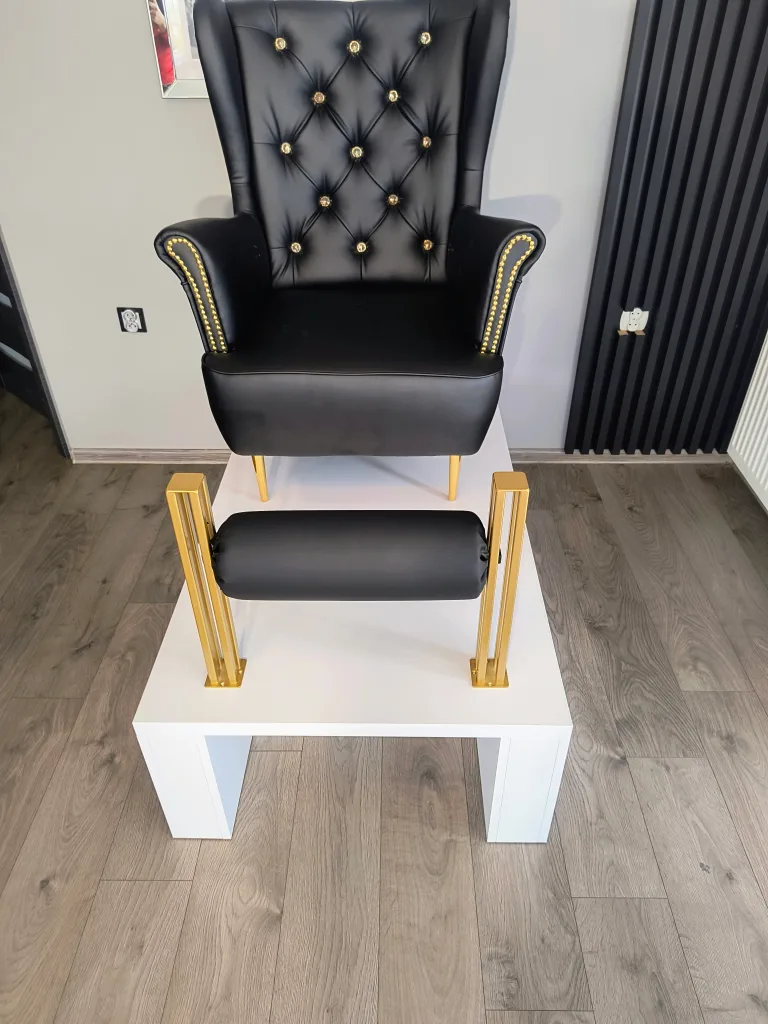 podest do pedicure, stanowisko do pedicure, podest pod fotel, fotel kosmetyczny, podest wysoki z wnęką.