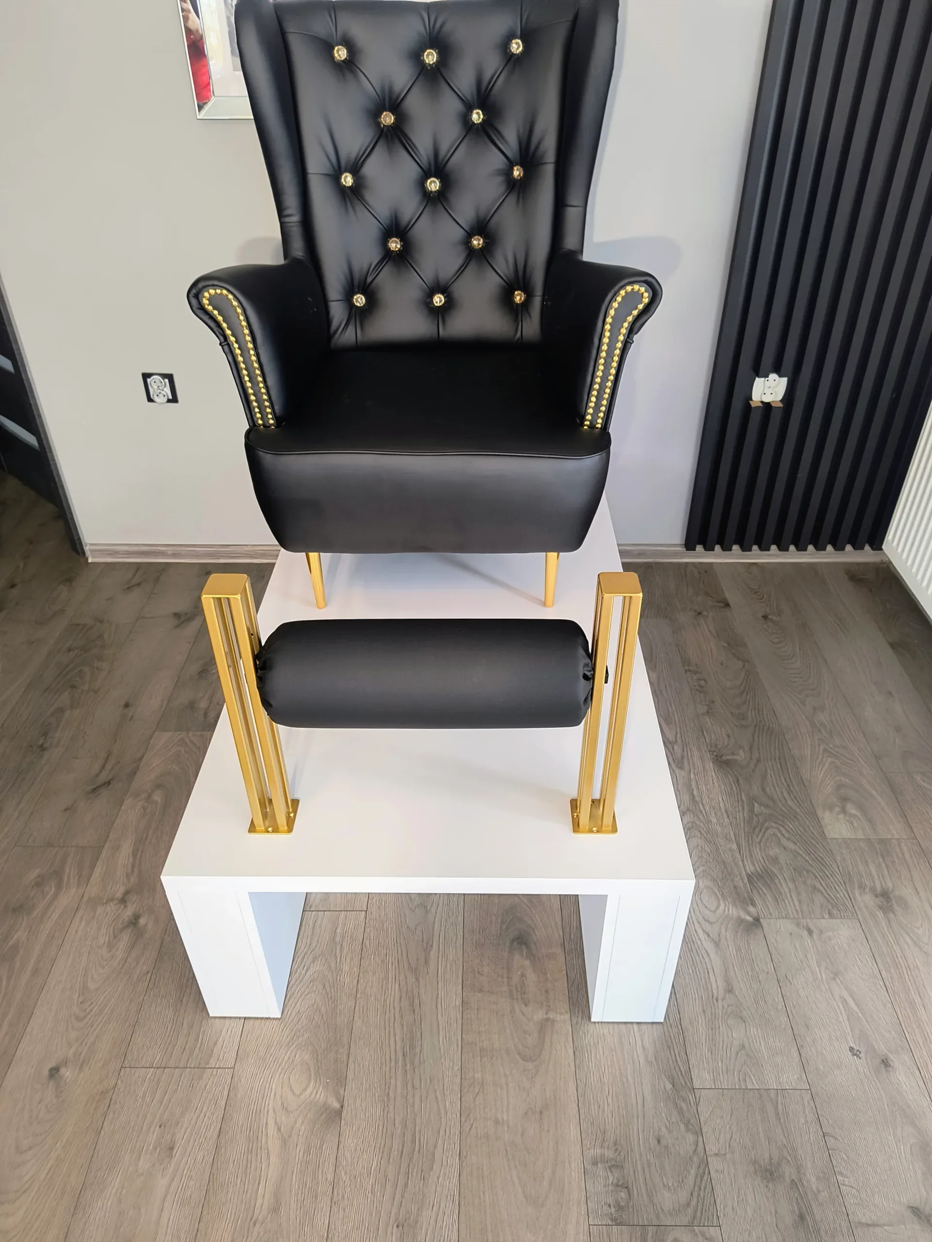 podest do pedicure, stanowisko do pedicure, podest pod fotel, fotel kosmetyczny, podest wysoki z wnęką.