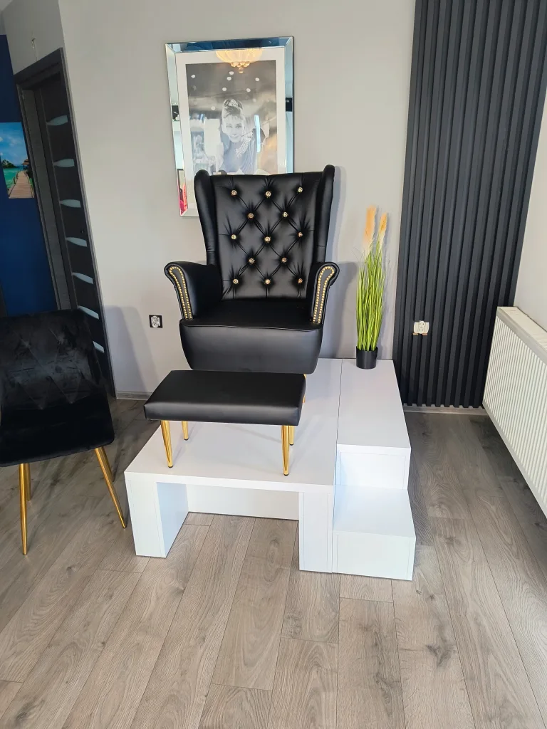 podest do pedicure, stanowisko do pedicure, podest pod fotel, fotel kosmetyczny, podest wysoki z wnęką.