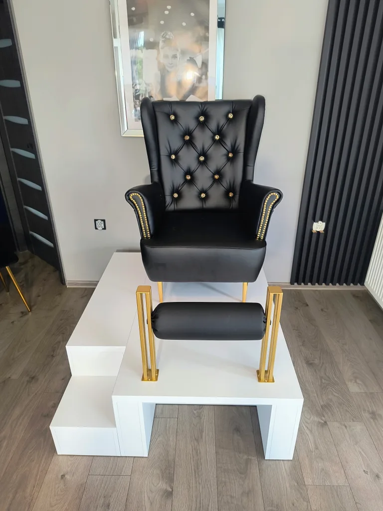 podest do pedicure, stanowisko do pedicure, podest pod fotel, fotel kosmetyczny, podest wysoki z wnęką.