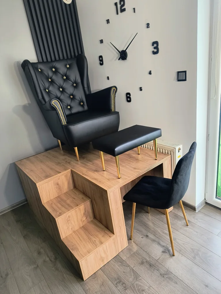 podest do pedicure, stanowisko do pedicure, podest pod fotel, fotel kosmetyczny, podest wysoki z wnęką.