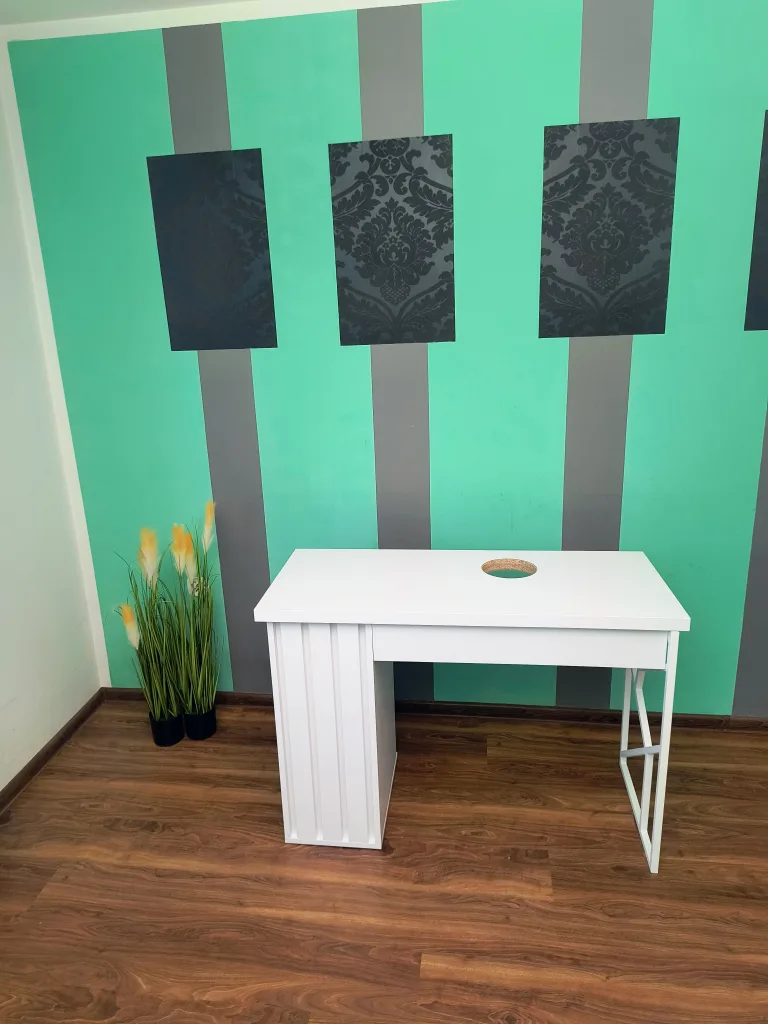 biurko-kosmetyczne, biurko do manicure, białe biurko kosmetyczne