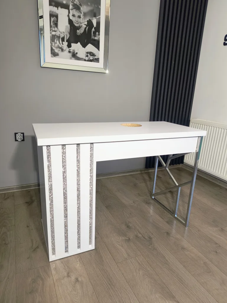 biurko-kosmetyczne, biurko do manicure, białe biurko kosmetyczne