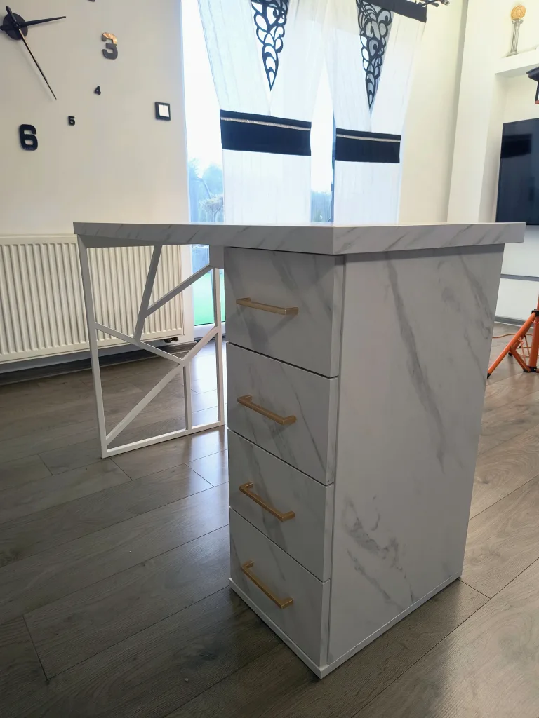 biurko-kosmetyczne, biurko do manicure, białe biurko kosmetyczne, biurko marmur, biurko kosmetyczne marmur