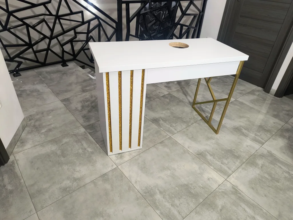 biurko-kosmetyczne, biurko do manicure, białe biurko kosmetyczne