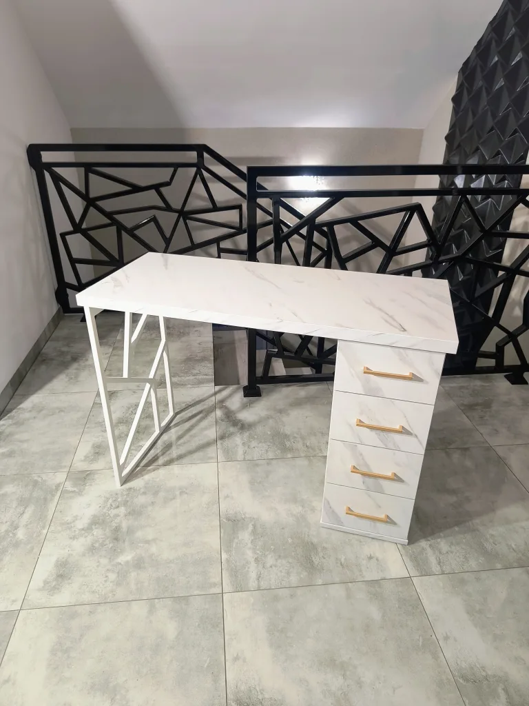 biurko-kosmetyczne, biurko do manicure, białe biurko kosmetyczne, biurko marmur, biurko kosmetyczne marmur