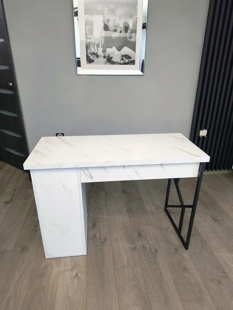 biurko-kosmetyczne, biurko do manicure, białe biurko kosmetyczne, biurko marmur, biurko kosmetyczne marmur
