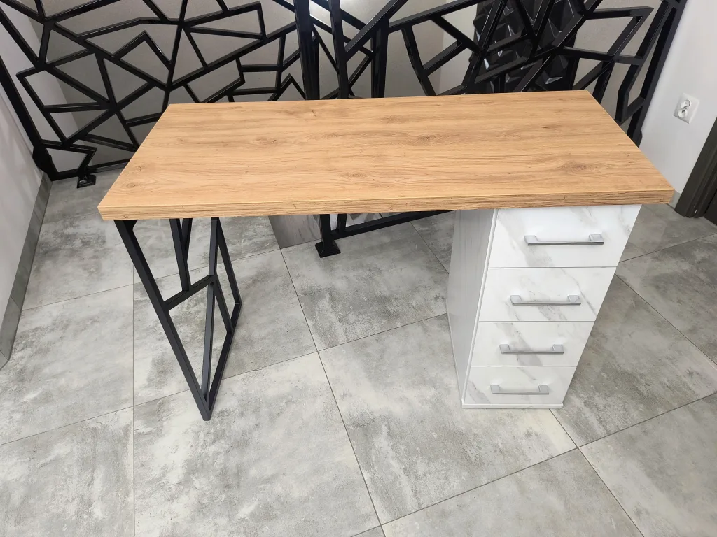 biurko-kosmetyczne, biurko do manicure, białe biurko kosmetyczne, biurko marmur, biurko kosmetyczne marmur