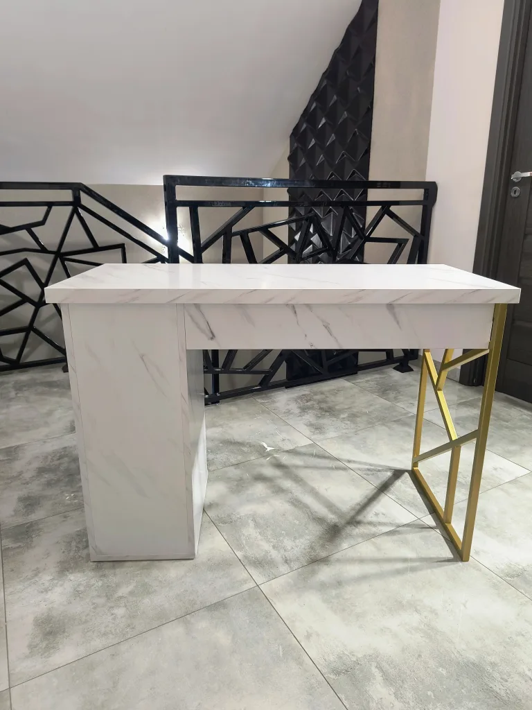 biurko-kosmetyczne, biurko do manicure, białe biurko kosmetyczne, biurko marmur, biurko kosmetyczne marmur