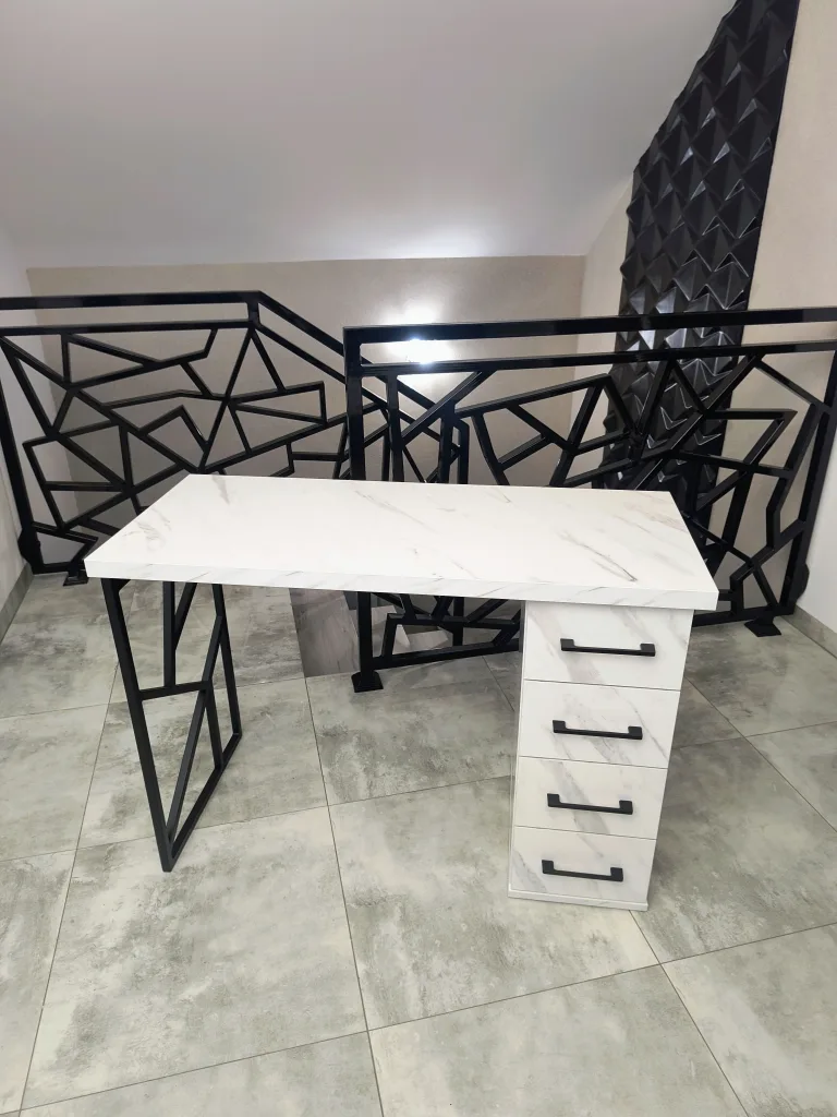 biurko-kosmetyczne, biurko do manicure, białe biurko kosmetyczne, biurko marmur, biurko kosmetyczne marmur