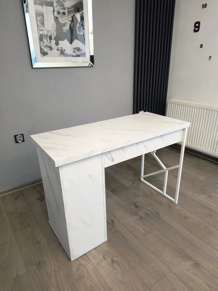 biurko-kosmetyczne, biurko do manicure, białe biurko kosmetyczne, biurko marmur, biurko kosmetyczne marmur