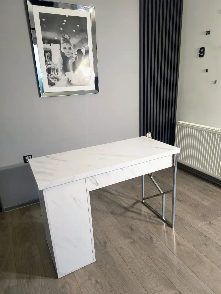 biurko-kosmetyczne, biurko do manicure, białe biurko kosmetyczne, biurko marmur, biurko kosmetyczne marmur