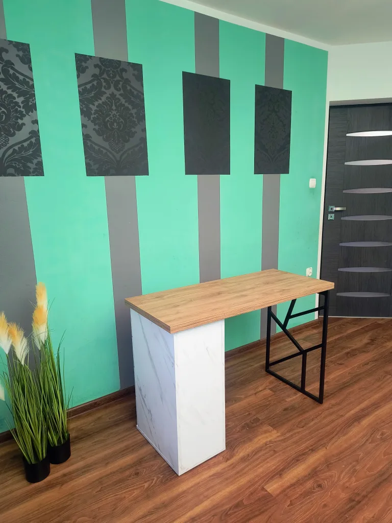 biurko-kosmetyczne, biurko do manicure, białe biurko kosmetyczne, biurko marmur, biurko kosmetyczne marmur