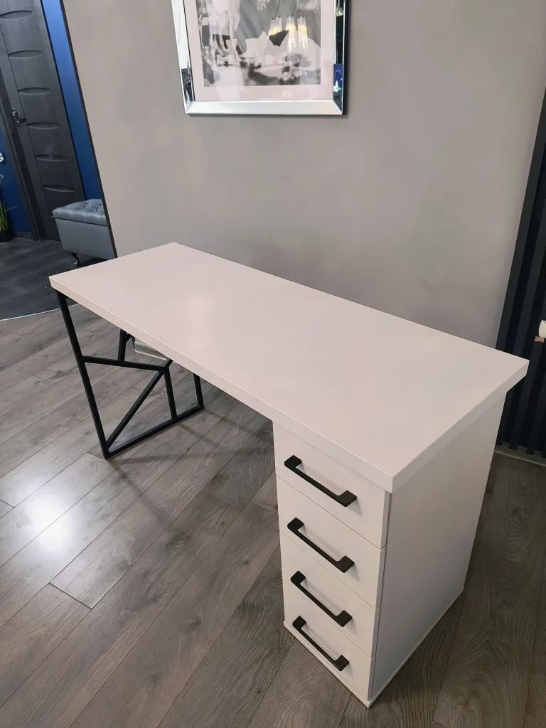 biurko-kosmetyczne, biurko do manicure, białe biurko kosmetyczne, biurko marmur, biurko kosmetyczne marmur, biurko kaszmir