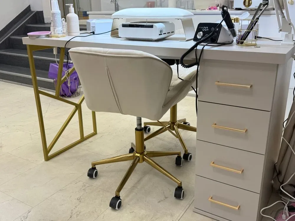 biurko-kosmetyczne, biurko do manicure, białe biurko kosmetyczne, biurko marmur, biurko kosmetyczne marmur, biurko kaszmir