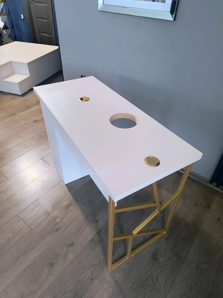 biurko-kosmetyczne, biurko do manicure, białe biurko kosmetyczne, biurko marmur, biurko kosmetyczne marmur