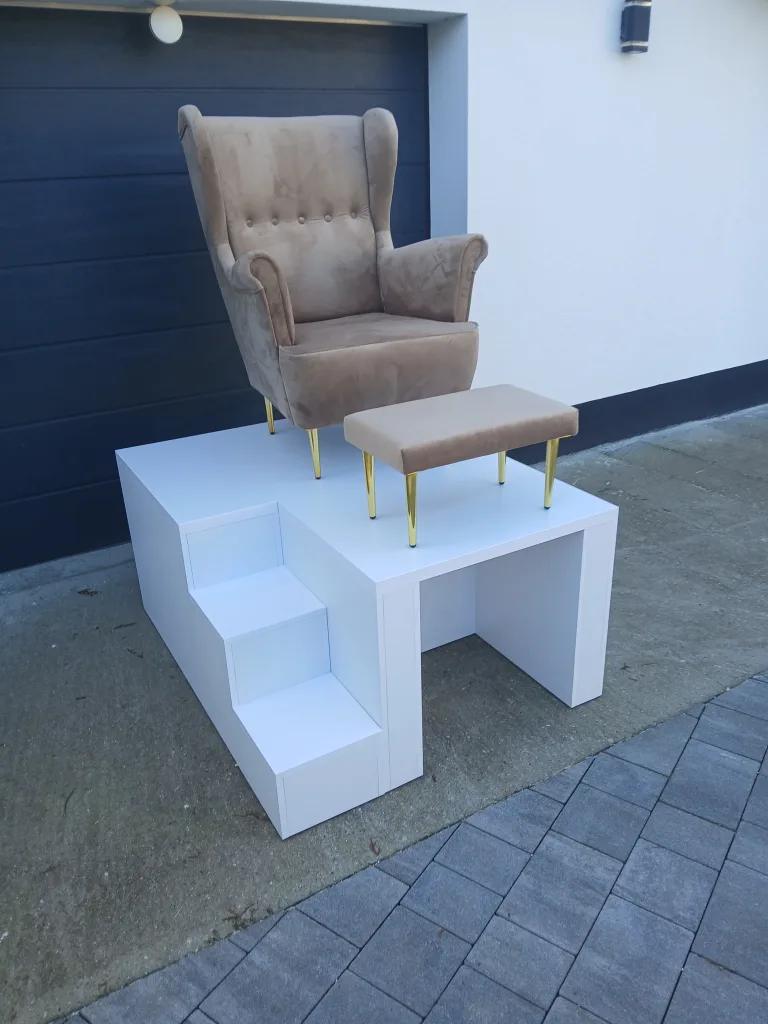 podest do pedicure, stanowisko do pedicure, podest pod fotel, fotel kosmetyczny, podest wysoki z wnęką.